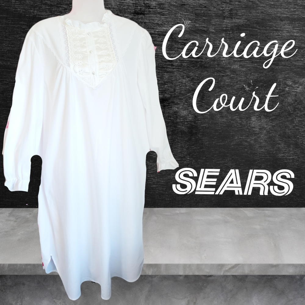 NWOT Vintage Carriage Court Nightgown